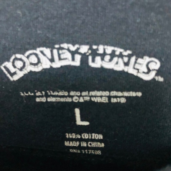 Looney Tunes Womens Crop T-Shirt Top Bugs Bunny Black Casual Clean Girl Size L - Picture 4 of 4